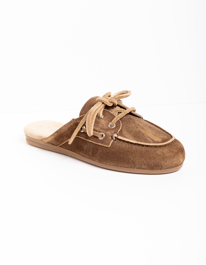 Pavement slip on bruin