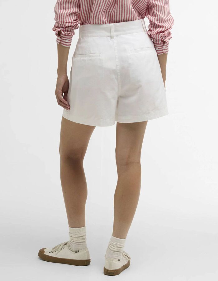 Witte chino shorts met plooien