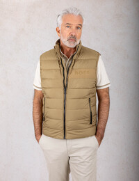 Biconic gewatteerde gilet met gerecycleerd polyester bruin