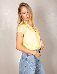 Gele blouse met subtiel streeppatroon