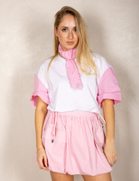 T-shirt met foulard en bedrukte mouwen