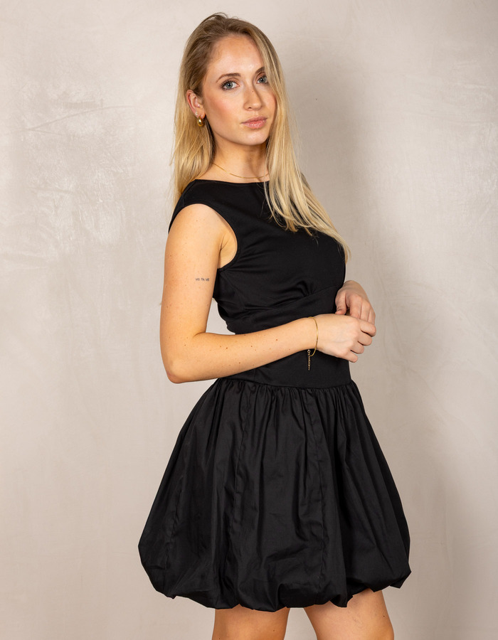 Rene Derhy kleed zwart