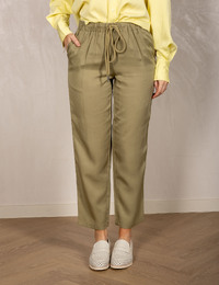 BERNADET - Cropped broek met taps toelopende pijpen in katoen