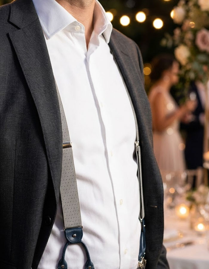 Bretellen microdessin lichtgrijs met blauw leder