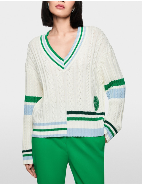 Gestreepte kabeltrui met V hals