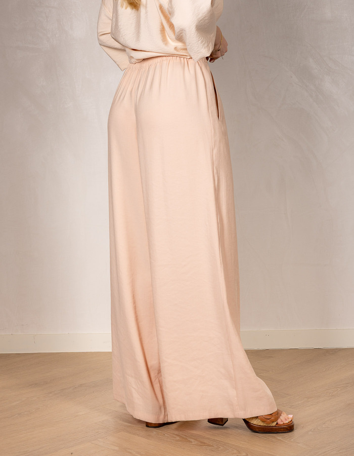 Ceiling - broek met wijde pijpen in vloeiende twill