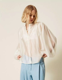 Voile blouse met plooien en pofmouwen