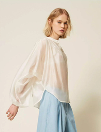 Voile blouse met plooien en pofmouwen