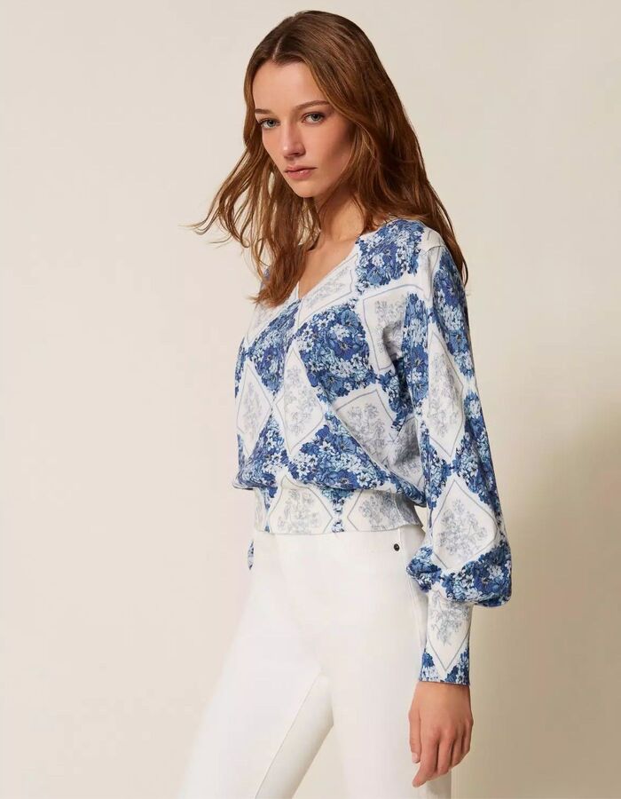 Trui met diamant bloemprint