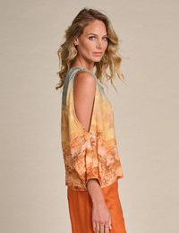 BLASSY - Blouse met tropische print en open schouders