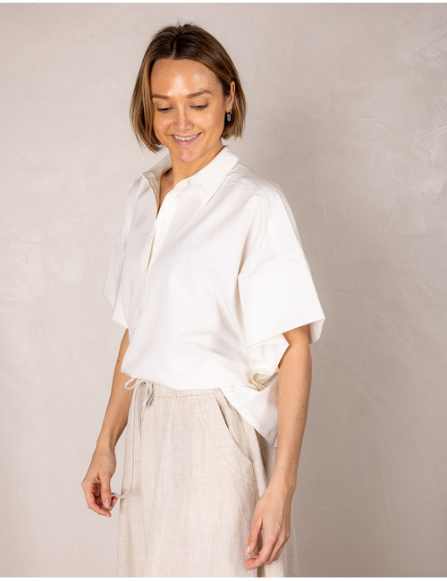 Aimee The Label bloes wit