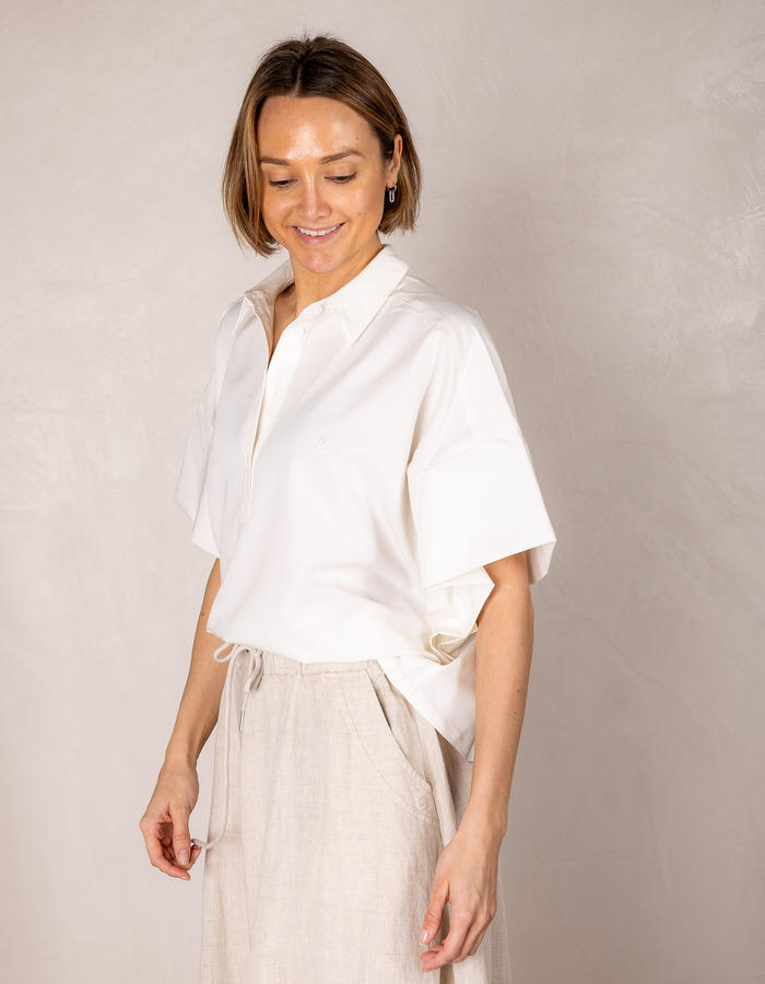 Aimee The Label bloes wit