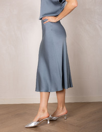 Ura - satijnen midi rok met elegante A lijn