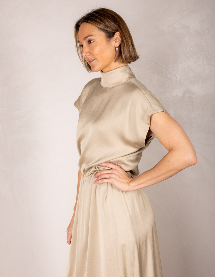 Drykorn korte mouw bloes taupe