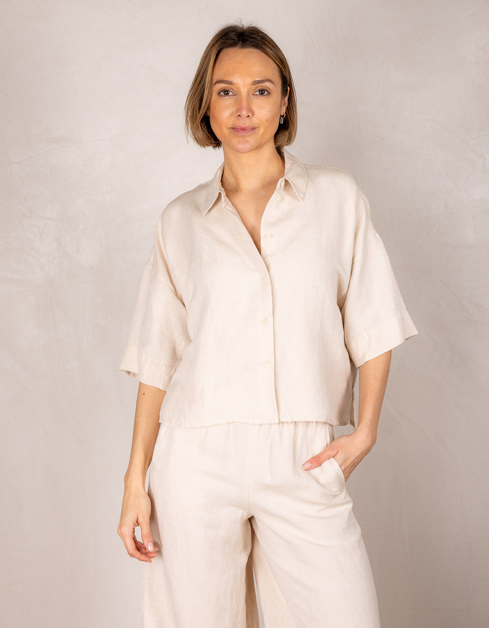 Drykorn korte mouw bloes taupe/beige