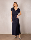 Aymee - satijnen jurk in night blue met diagonale rok