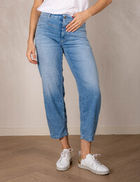 Elin - jeans in blauw met moderne rechte pijp