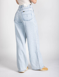 Skater - Wide leg jeans met mid-waist en 90’s look