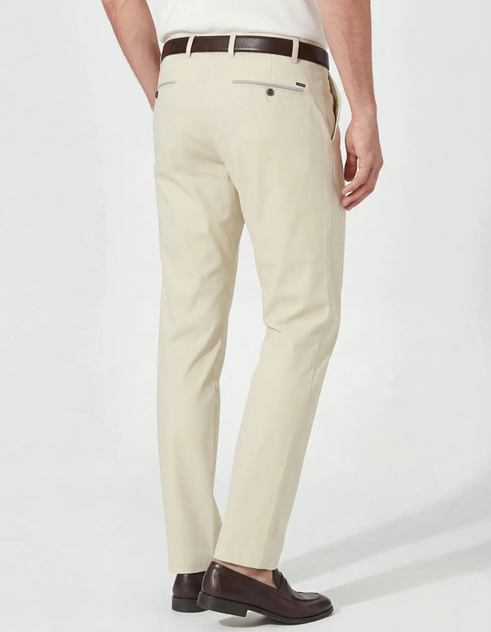 Teaker chino met stretch Supima katoen lichtbeige