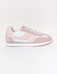 Witte sneaker met roze accenten en sportieve look
