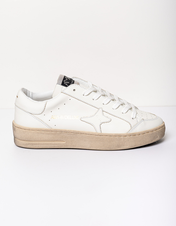Ama Brand sneaker ecru