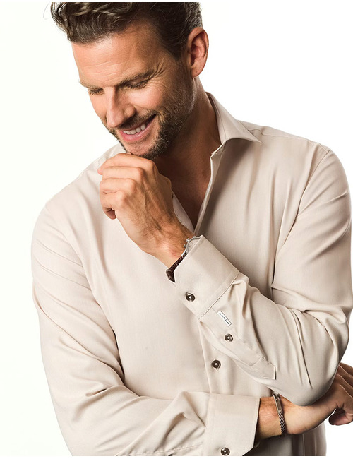 Strijkvrij katoen hemd modern fit zand