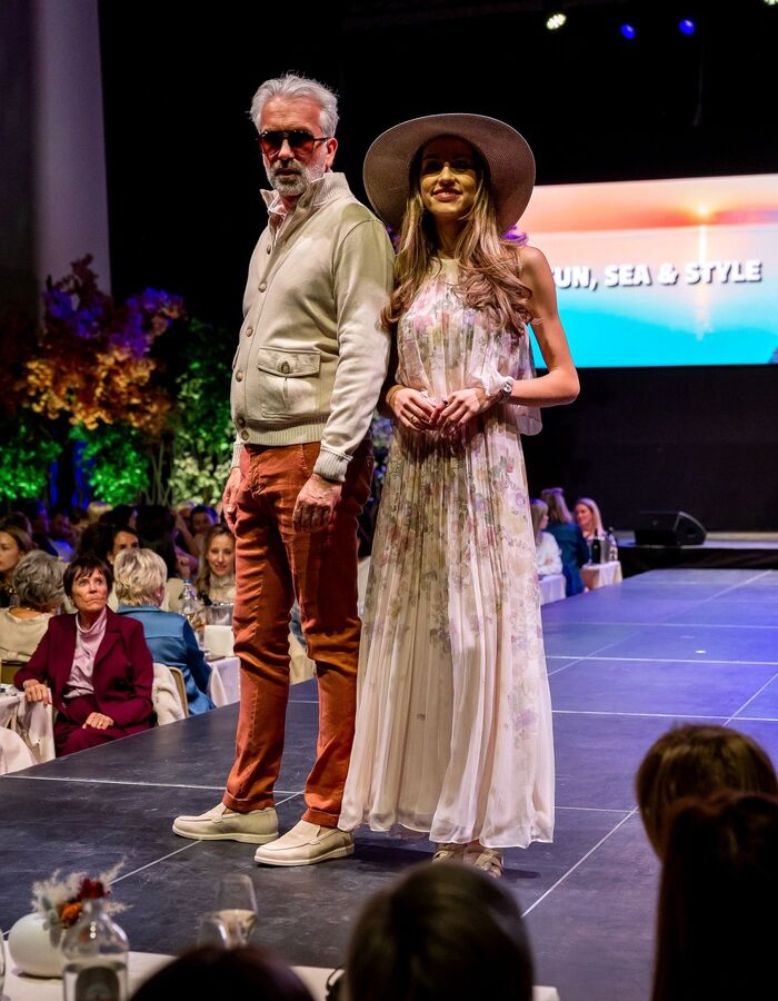 Sun, sea & style - Karen