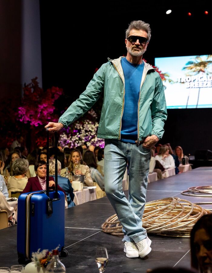 Tropical Breeze - Alex