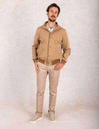  Cardigan met knopen en opstaande kraag camel