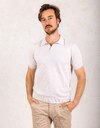 Fijngebreide polo met contrastkraag offwhite