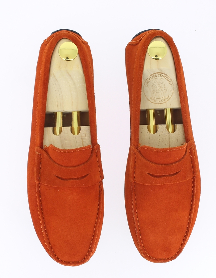 Oranje suède loafer met klassieke pennyband