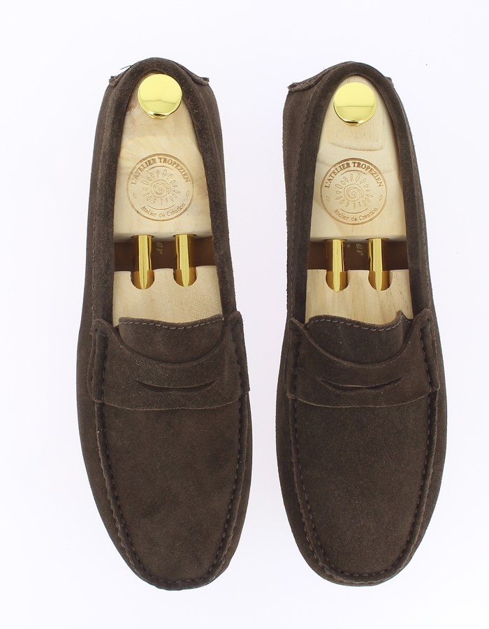 Bruine suède loafer met klassieke pennyband