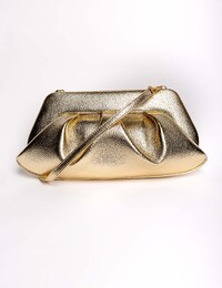 Clutch met metallic finish en plooidetail
