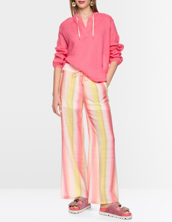 Blouse met lange mouwen in lichte ramee met opstaande kraag