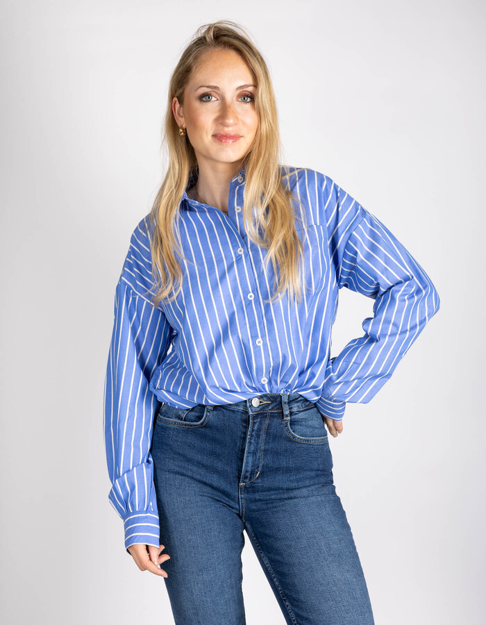 FQZAPPA - Blauw-wit gestreepte hemdblouse met losse pasvorm