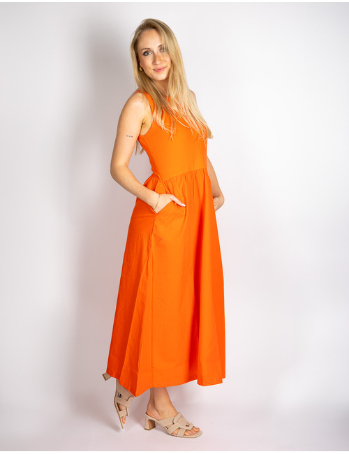 Oranje kleedje met mouwloos design en maxi lengte