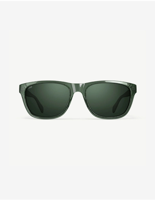 Groene zonnebril in retro 60s stijl met sportieve prestaties