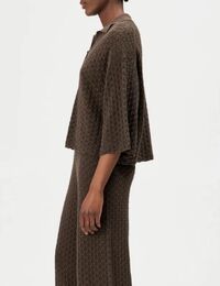 LOYSIA - Cropped overshirt in fijngebreide structuur