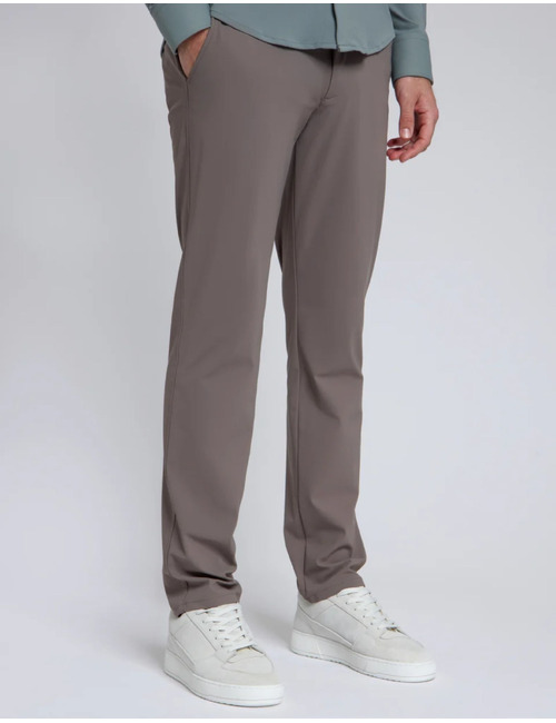Sensitive travel chino
