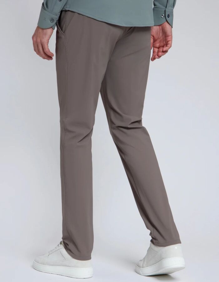 Sensitive travel chino
