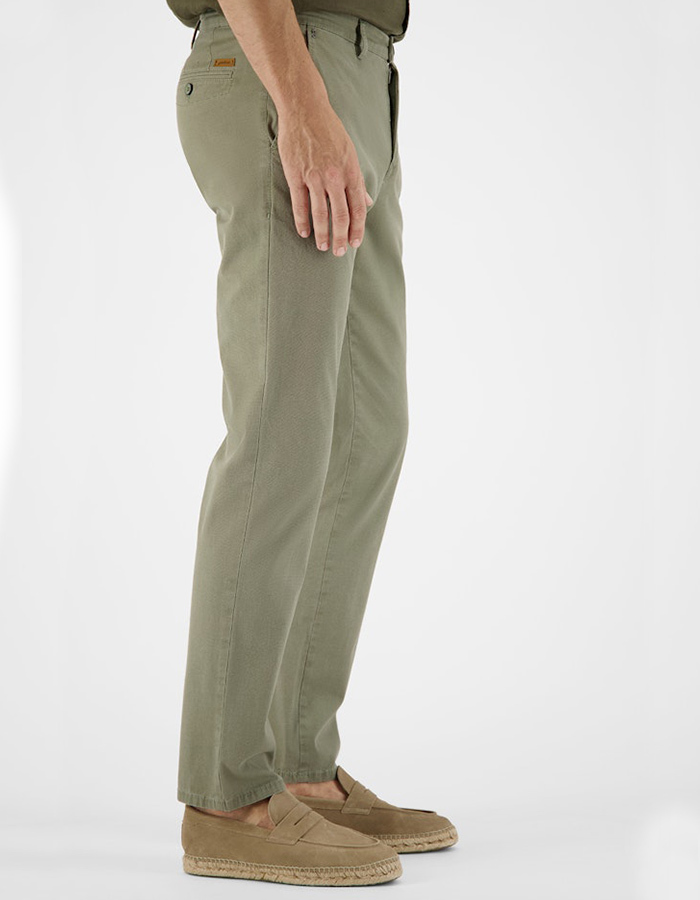 Benito modern fit chino met stretch in khaki