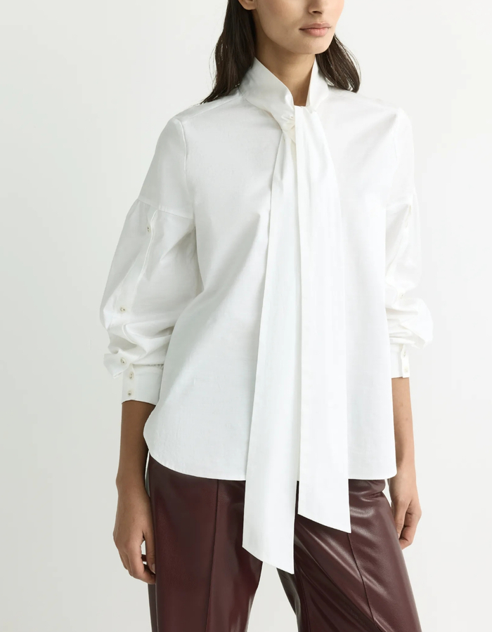 Hermino - Blouse avec nœud et col montant