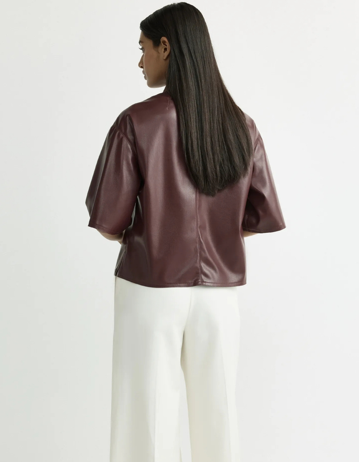Horris - faux leather blouse met drukknoopsluiting