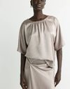 Hettie - Blouse en satin avec détail froncé