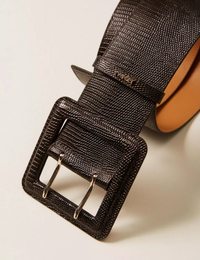 leren riem met vierkante gesp