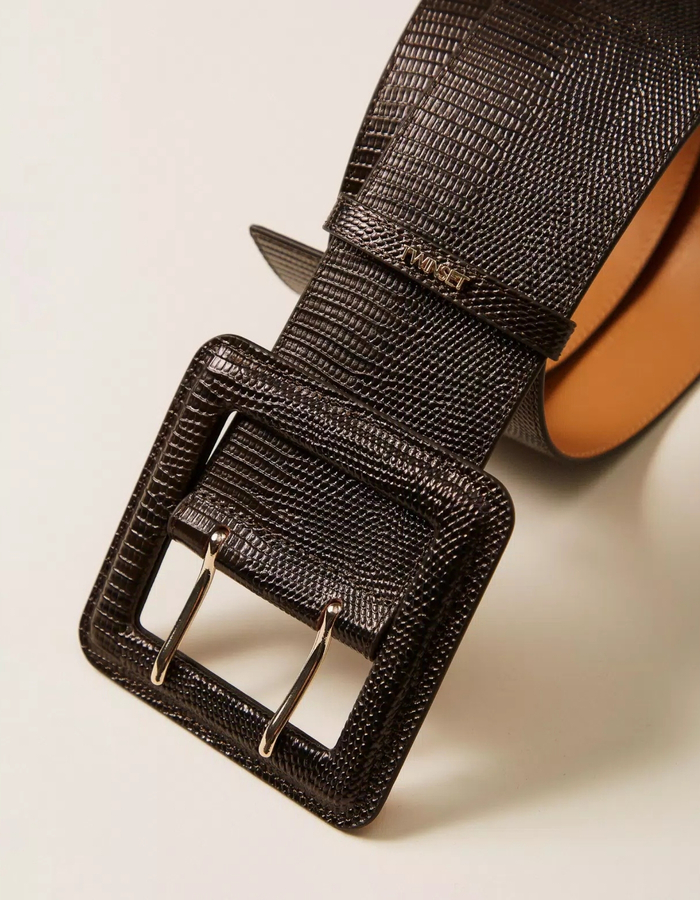 ceinture en cuir avec boucle carrée