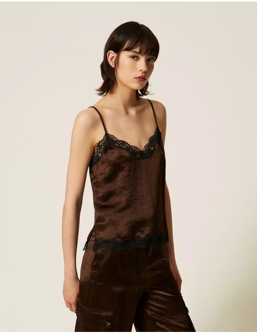 Top en satin avec dentelle