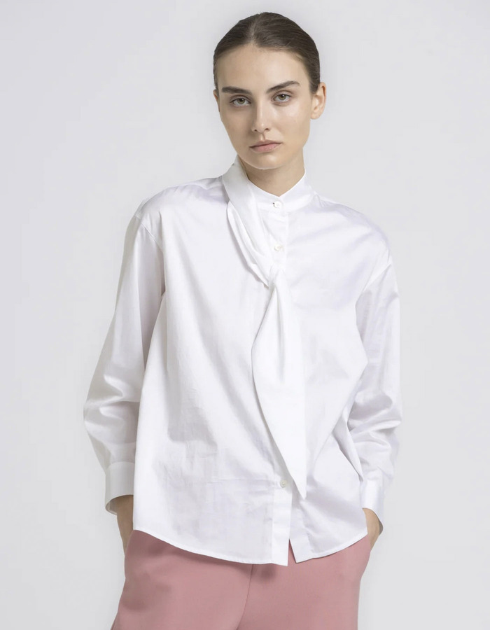 Honfleur - katoenen blouse met elegante sjaalkraag