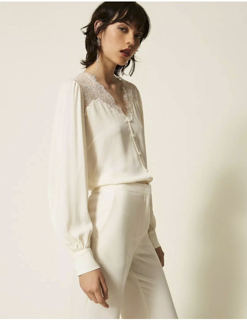 Jacquard blouse met kant in mother of pearl