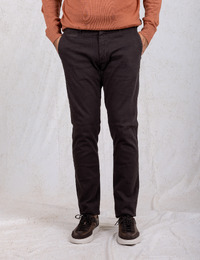 Elegance pantalon en tissu texturé brun